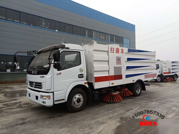 东风大多利卡扫路车 东风大多利卡扫路车