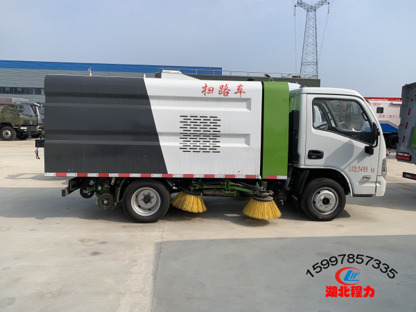 国六排放跃进扫路车(3方) 国六排放跃进扫路车(3方)