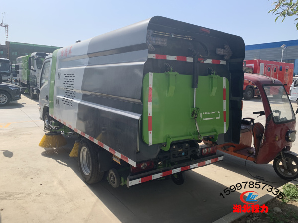 国六排放跃进扫路车(3方) 国六排放跃进扫路车(3方)