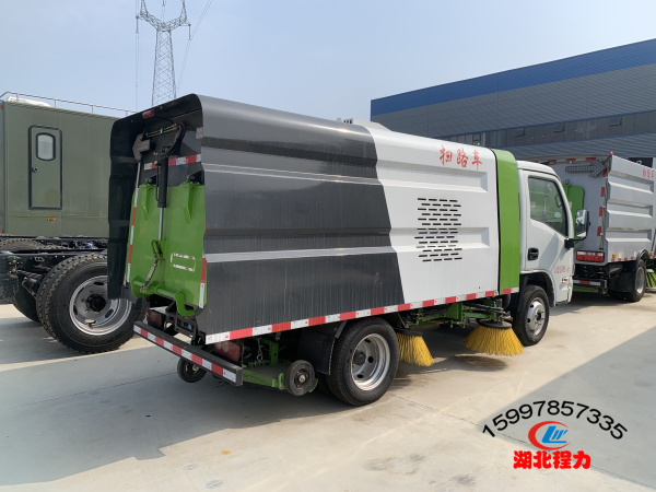 国六排放跃进扫路车(3方) 国六排放跃进扫路车(3方)