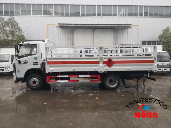东风多利卡气瓶运输车 东风多利卡气瓶运输车