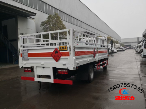 东风多利卡气瓶运输车 东风多利卡气瓶运输车